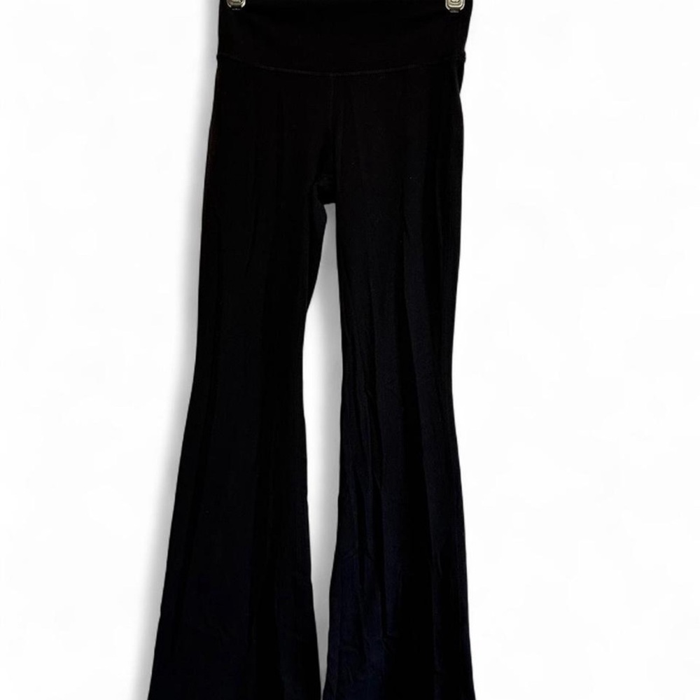 Aritzia TNA action Black Flared Leggings